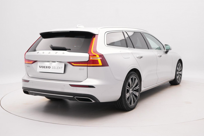 Volvo V60 B4 INSCRIPTION AUT REZERVACE