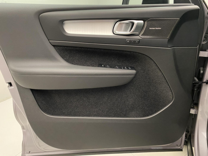 Volvo XC40 B3 AUT DARK PLUS