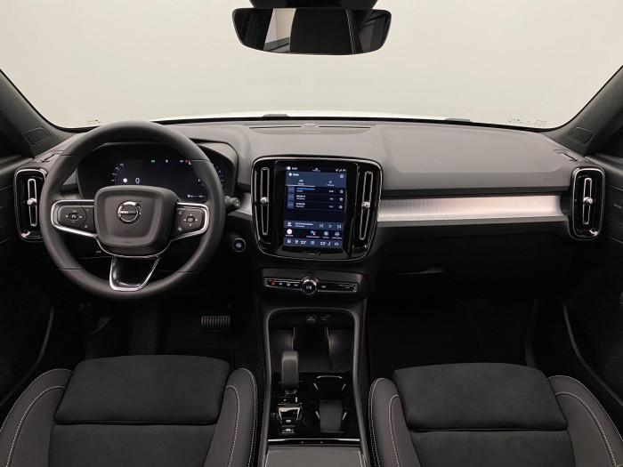 Volvo XC40 B3 AUT DARK PLUS