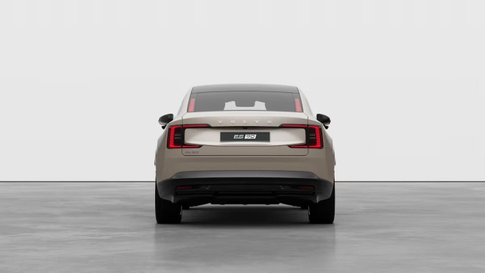 Volvo ES90 PURE ELECTRIC CORE
