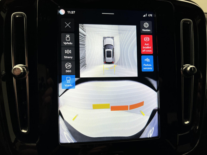 Volvo XC40 B3 DARK PLUS AUT