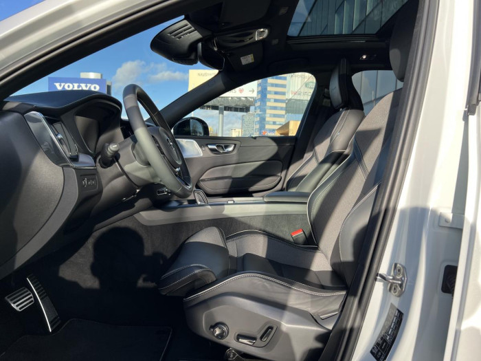 Volvo XC60 T8 AWD R-DESIGN Aut 1.maj.