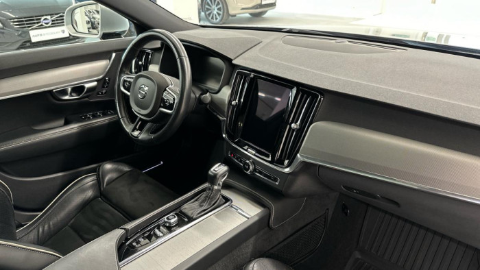 Volvo S90 D4 AWD R-DESIGN AUT REZERVACE 2.0 d