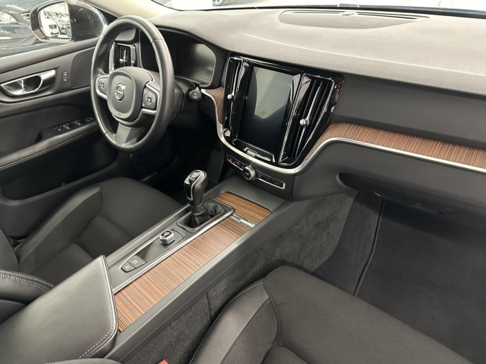 Volvo V60 D3 MOMENTUM REZERVACE 2.0 d Momentum
