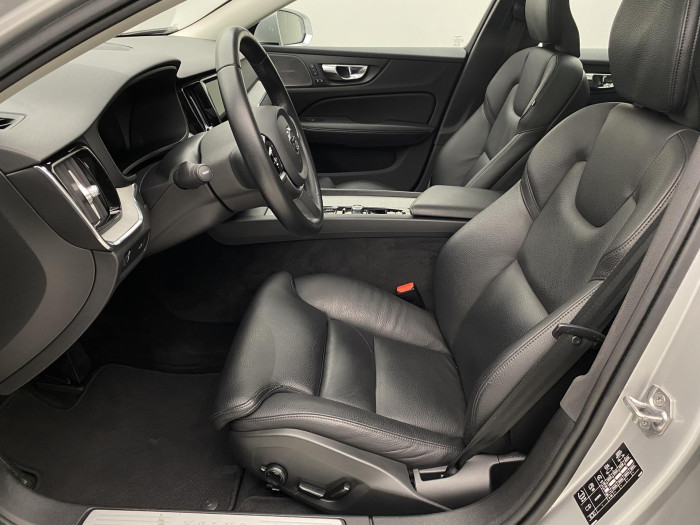 Volvo V60 CC B4 AWD MOMENTUM AUT 2.0 CC CC Momentum