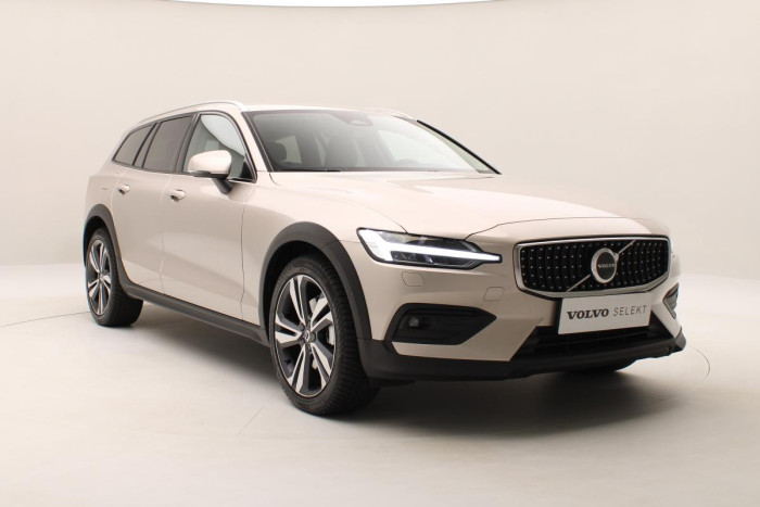 Volvo V60 CC B4 AWD PLUS AUT CZ 1.maj