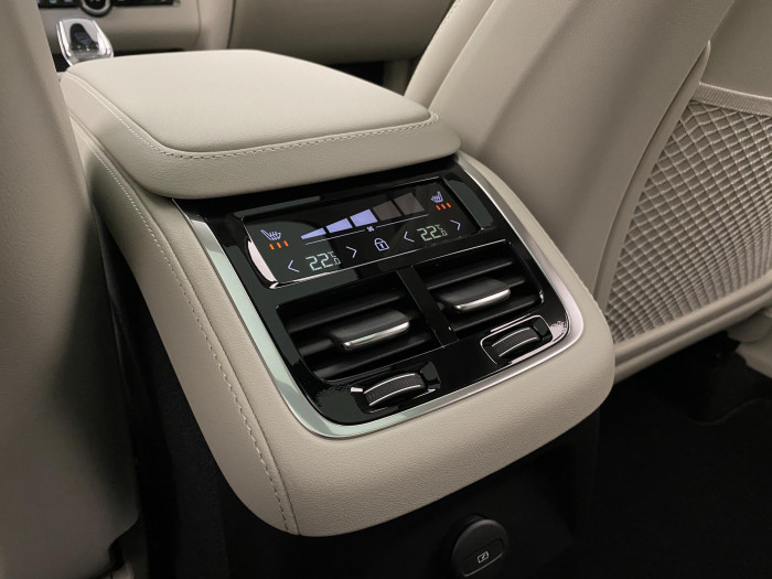 Volvo XC90 T8 AWD RECHARGE BRIGHT PLUS 7m