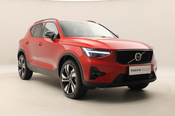 Volvo XC40 B4 DARK ULTRA AUT CZ 1.maj