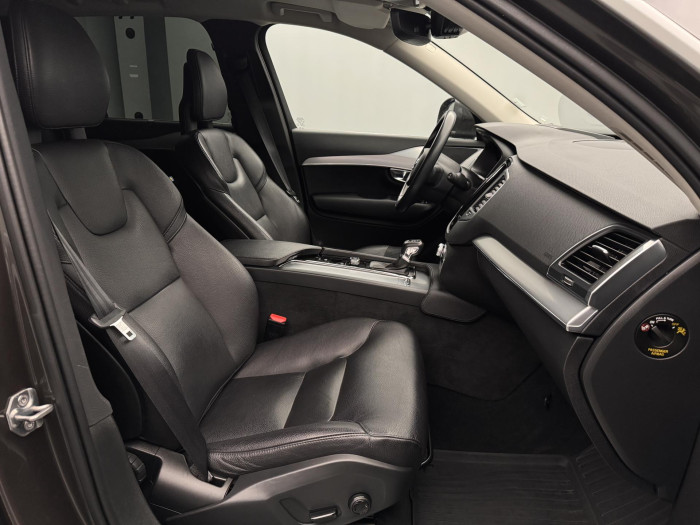 Volvo XC90 D4 AWD MOMENTUM AUT 7M 2.0 d Momentum