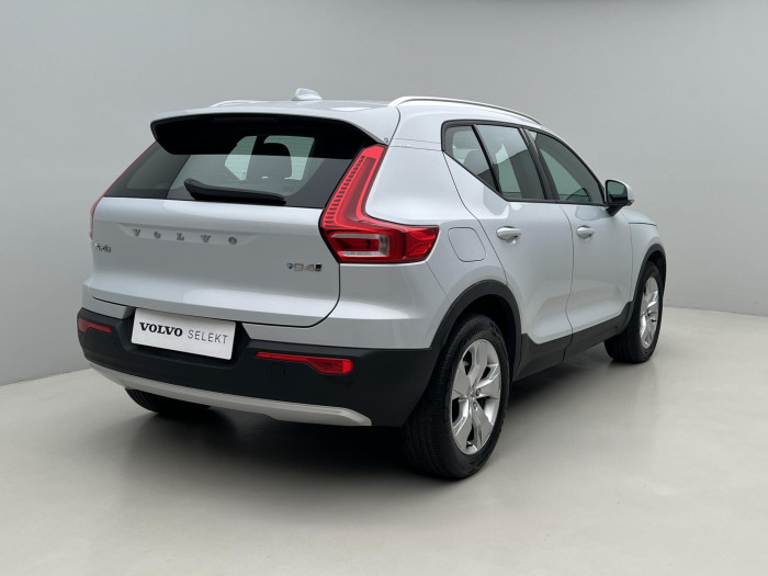Volvo XC40 D4 AWD MOMENTUM PRO AUT CZ 2.0 d Momentum