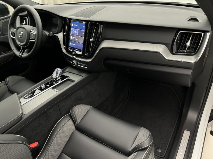 Volvo XC60 T6 AWD RECHARGE PLUS DARK AUT