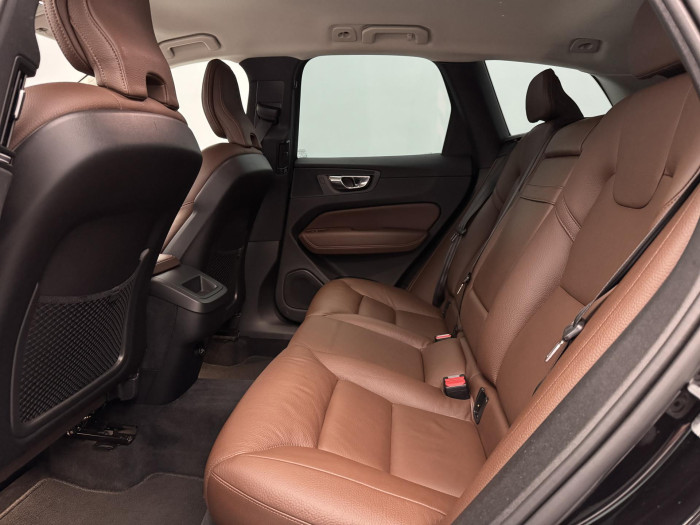Volvo XC60 T5 AWD INSCRIPTION AUT CZ