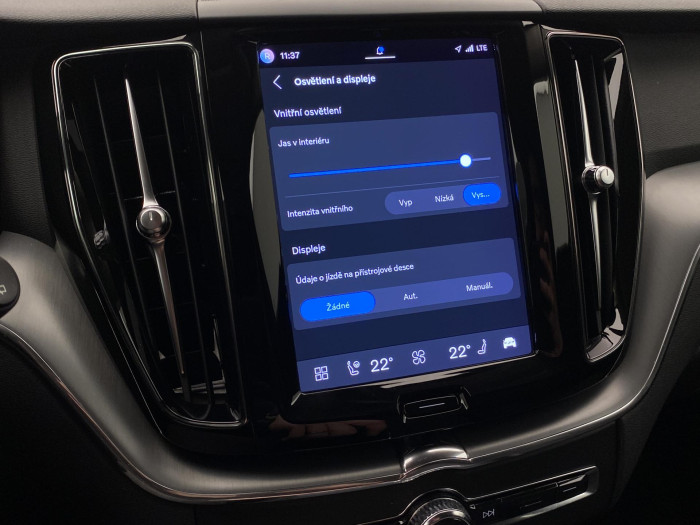 Volvo XC60 B4 AWD CORE AUT CZ