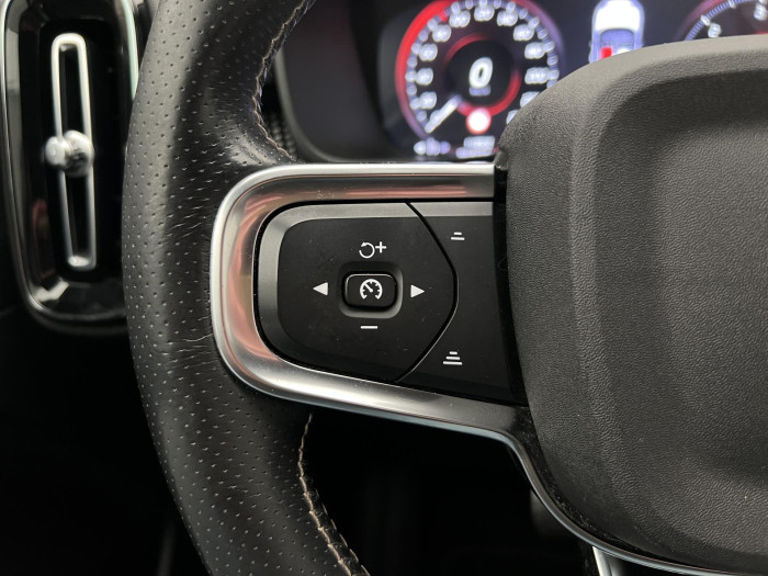 Volvo XC40 D4 AWD R-DESIGN AUT CZ 2.0 d