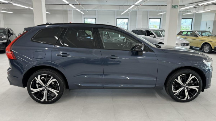Volvo XC60 B4 AWD ULTIMATE REZERVACE