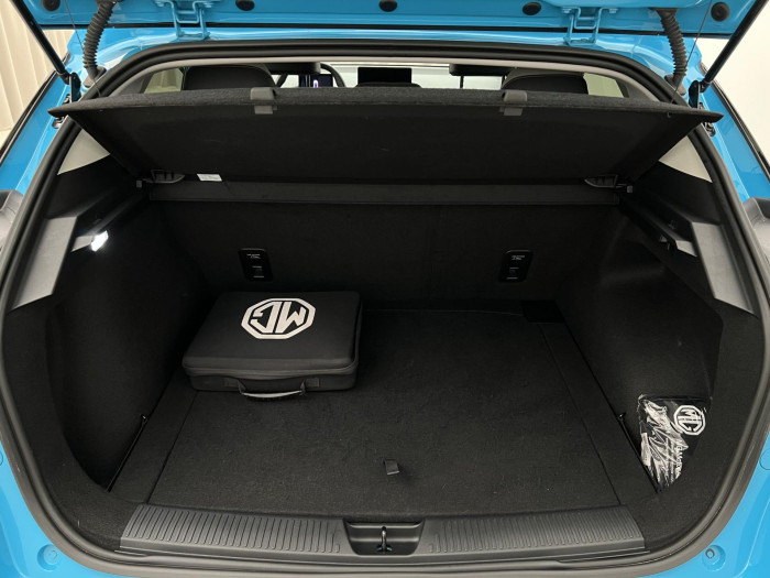 MG MG4 EV EXCLUSIVE 64 kWh CZ 1.maj. Exclusive