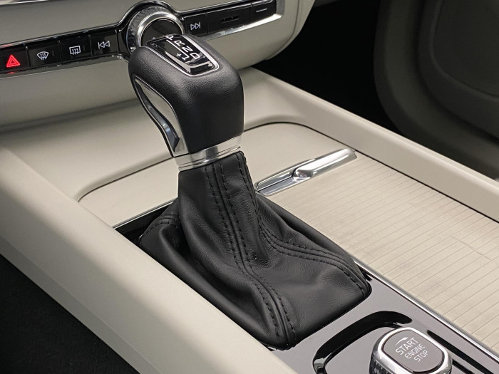 Volvo XC60 T5 AWD MOMENTUM AUT CZ 2.0 Momentum