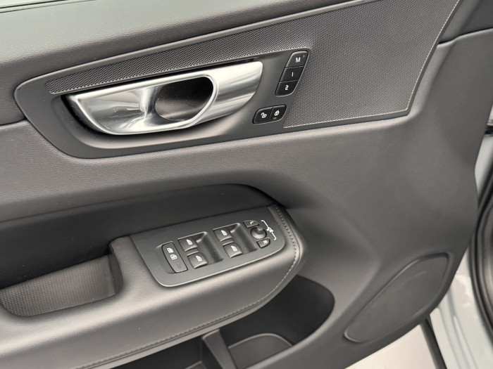 Volvo XC60 T6 AWD RECHARGE AUT CZ 1.maj