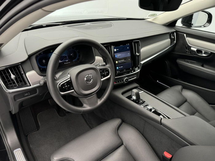 Volvo V90 CC B4 AWD PLUS AUT REZERVACE