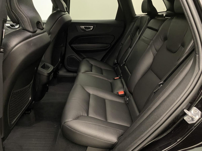 Volvo XC60 T5 AWD INSCRIPTION REZERVACE