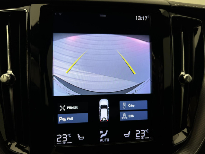 Volvo XC60 B5 AWD R-DESIGN AUT