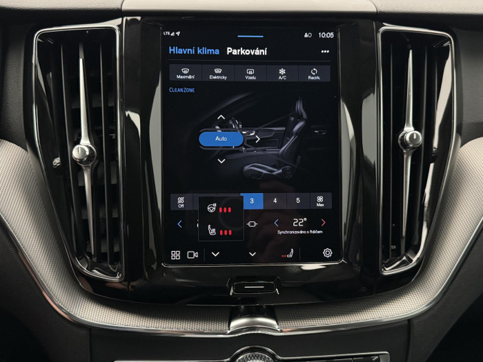 Volvo XC60 B4 AWD DARK PLUS REZERVACE