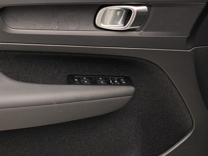 Volvo XC40 T2 MOMENTUM AUT CZ 1.5 Momentum