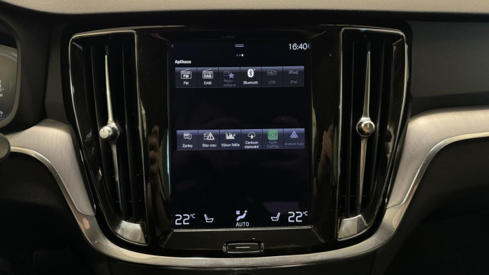 Volvo V60 T6 AWD RECHARGE AT REZERVACE 2.0 AT