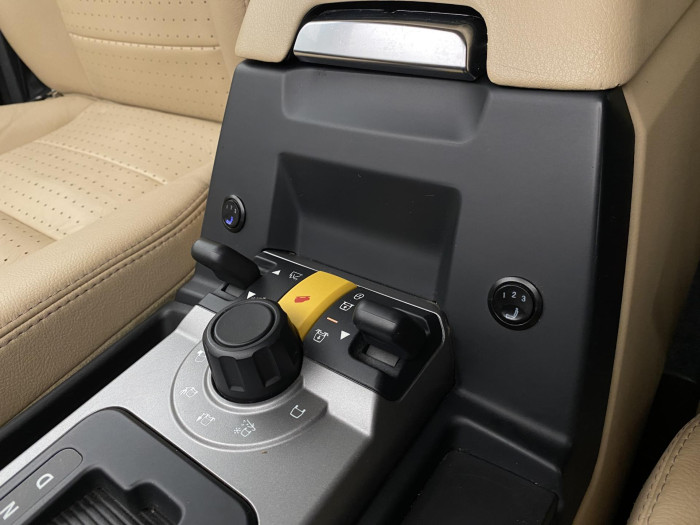 Land Rover Discovery 3 TDV6 HSE AWD REZERVACE