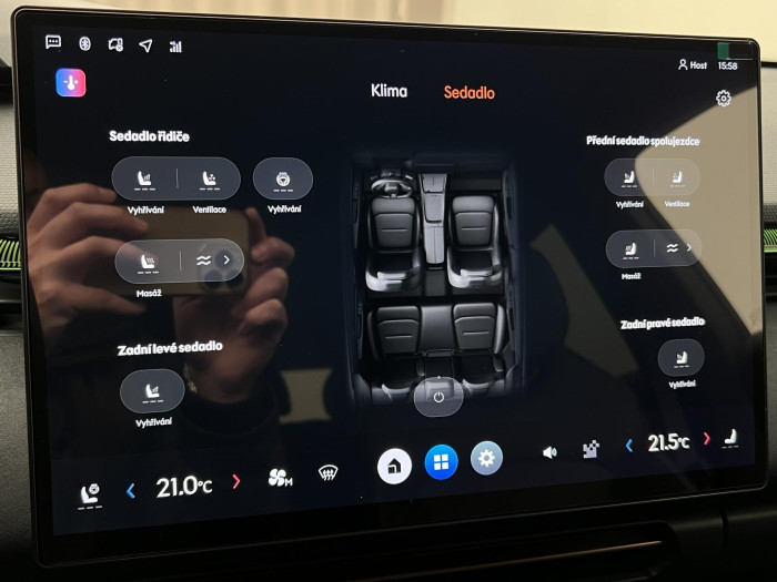 Lynk & Co 08 MORE PHEV