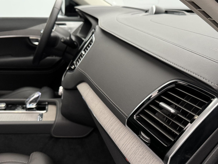 Volvo XC90 T8 AWD RECHARGE ULTIMATE 1.maj
