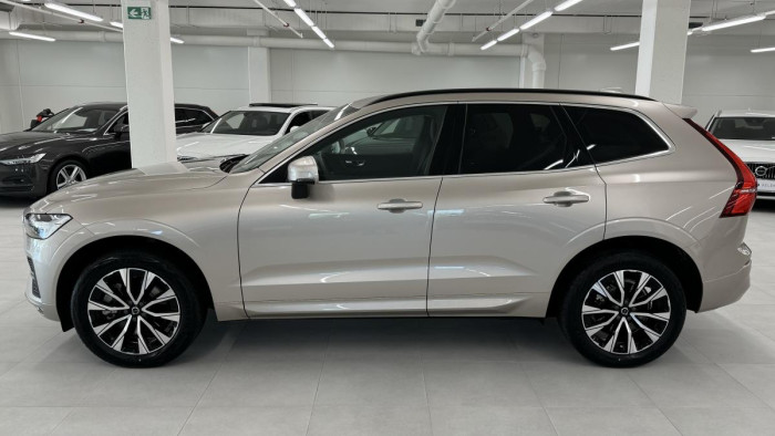Volvo XC60 B4 AWD CORE AUT REZERVACE
