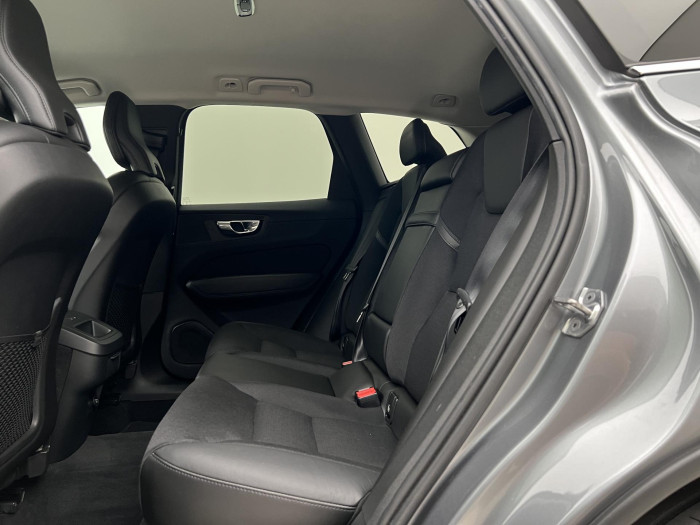 Volvo XC60 T4 MOMENTUM POLESTAR AUT CZ 2.0 Momentum