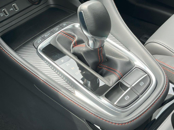 MG ZS EXCLUSIVE AUT. SKLADEM 1.0 Exclusive