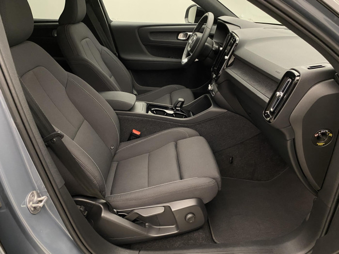 Volvo XC40 CORE SINGLE MOTOR RECHARGE