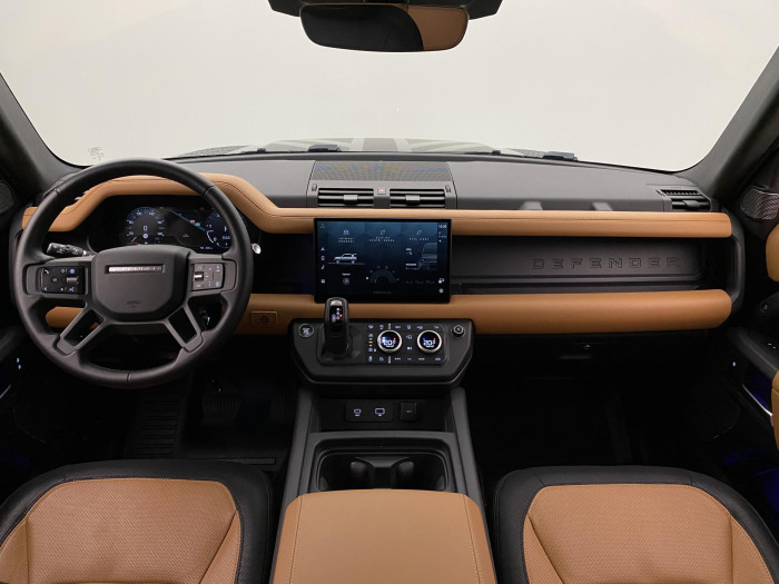 Land Rover Defender D300 HSE AUT AWD REZERVACE 3.0 d