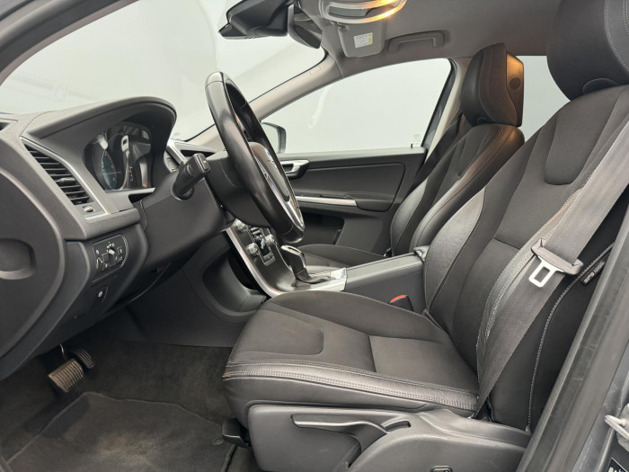 Volvo XC60 D4 AWD MOMENTUM 2.4 d Momentum
