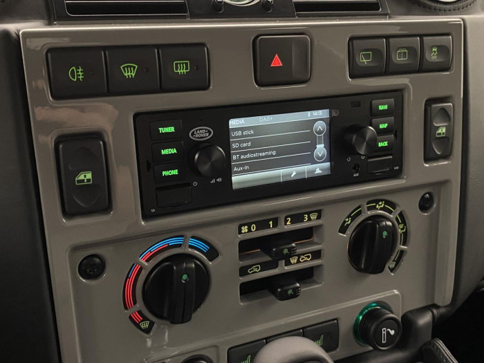 Land Rover Defender WORKS V8 ISLAY EDITION 5.0 V8 Edition