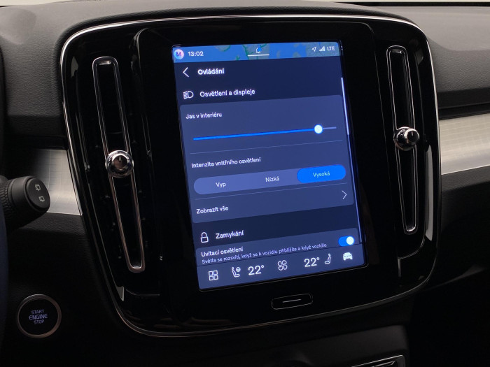 Volvo XC40 B3 DARK PLUS AUT CZ