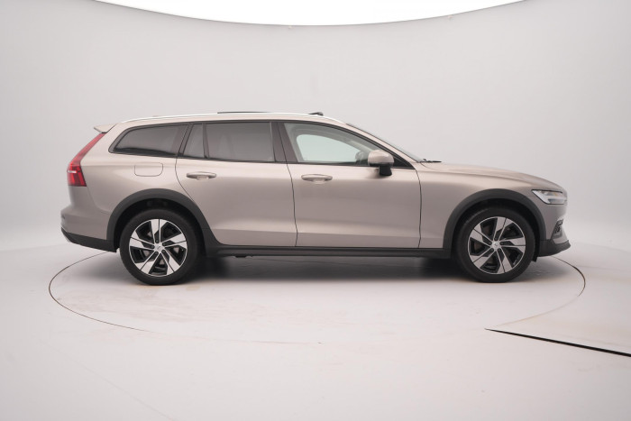 Volvo V60 CC B5 AWD PRO AUT CZ 2.0 CC CC