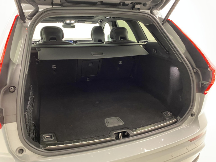 Volvo XC60 T6 AWD PLUG-IN DARK PLUS AUT