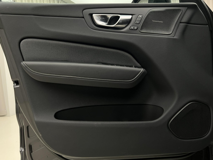 Volvo XC60 B5 AWD R-DESIGN AUT 1.maj.