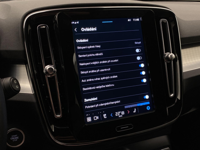 Volvo XC40 B3 DARK PLUS AUT CZ