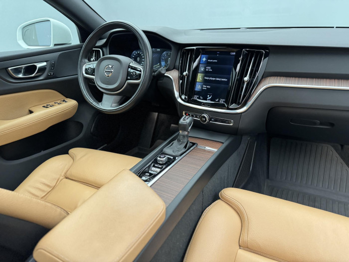 Volvo V60 CC T5 AWD PRO POLESTAR AUT CZ 2.0 CC CC