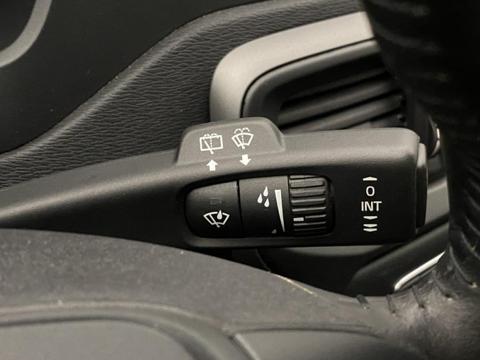 Volvo V40 D2 BLACK EDITION 1.maj. 2.0 d Edition