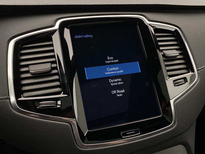 Volvo XC90 B5 AWD R-DESIGN AUT CZ