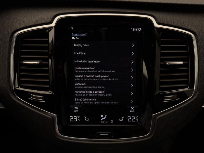 Volvo XC90 B5 AWD MOMENTUM PRO CZ 1.maj 2.0 Momentum