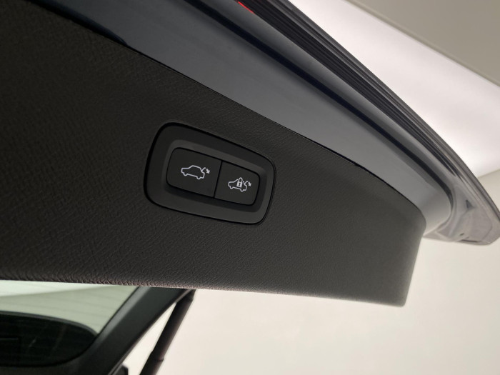 Volvo XC90 T8 AWD RECHARGE DARK ULTRA 7m