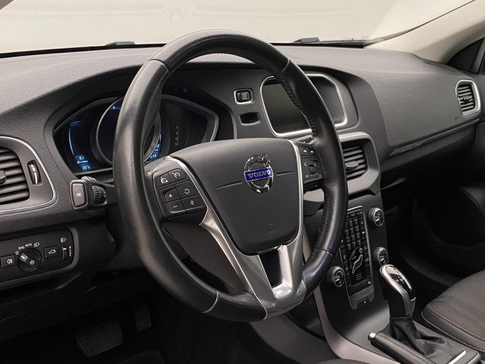 Volvo V40 CC D2 MOMENTUM AUT 1.6 d CC CC Momentum