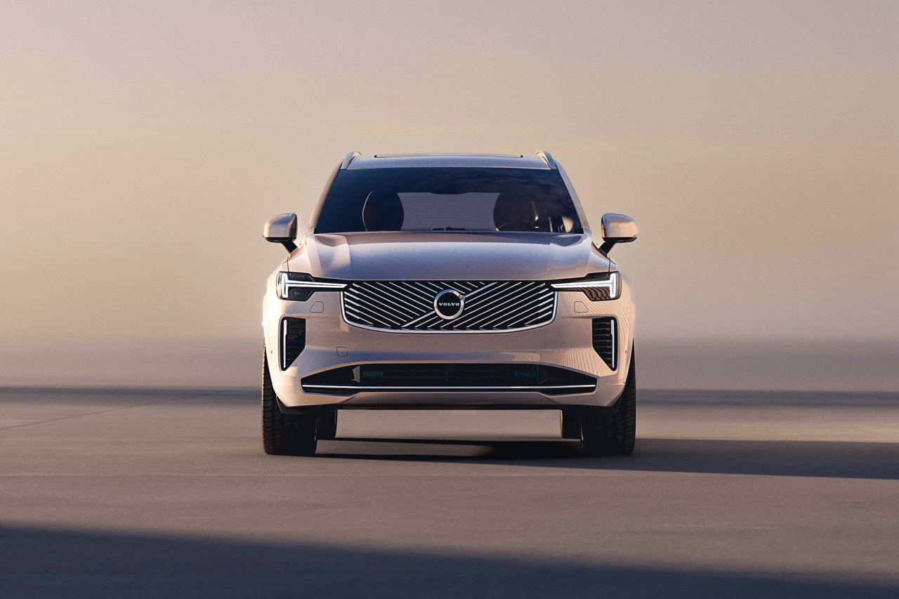 331872_new_volvo_xc90_exterior-2 (1).jpg